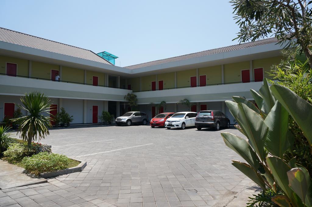 Rumah Cassa Guest House 泗水 外观 照片