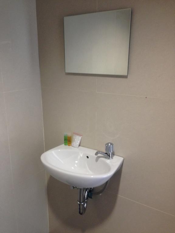 Rumah Cassa Guest House 泗水 客房 照片