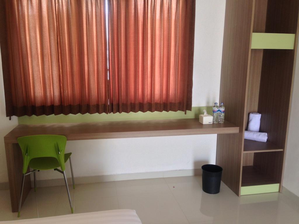 Rumah Cassa Guest House 泗水 客房 照片