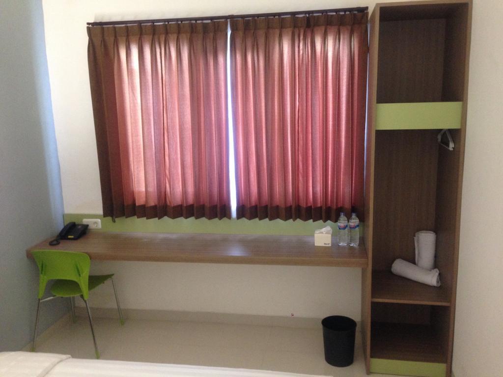 Rumah Cassa Guest House 泗水 客房 照片