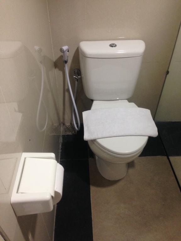 Rumah Cassa Guest House 泗水 客房 照片